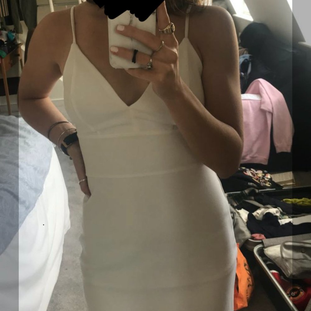 Express white v-neck mini dress size XS